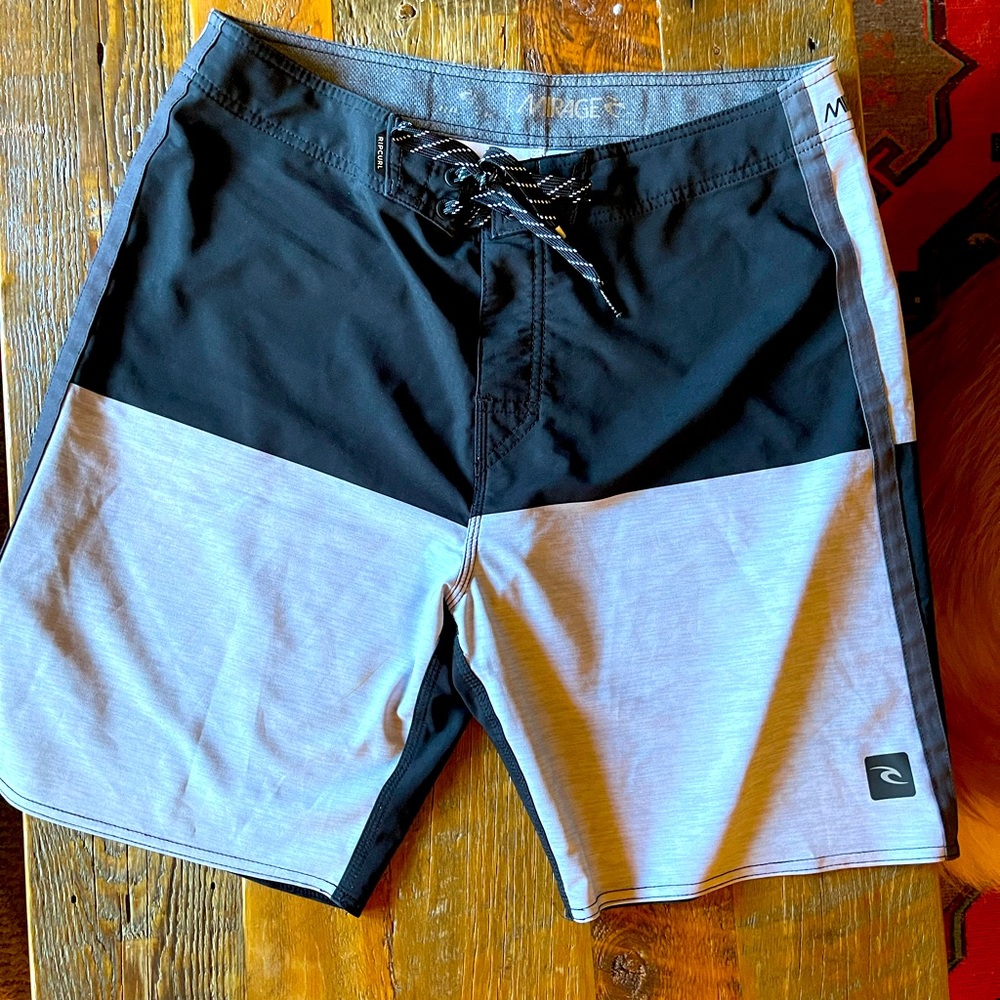 Rip Curl Men’s Board Shorts Size 32